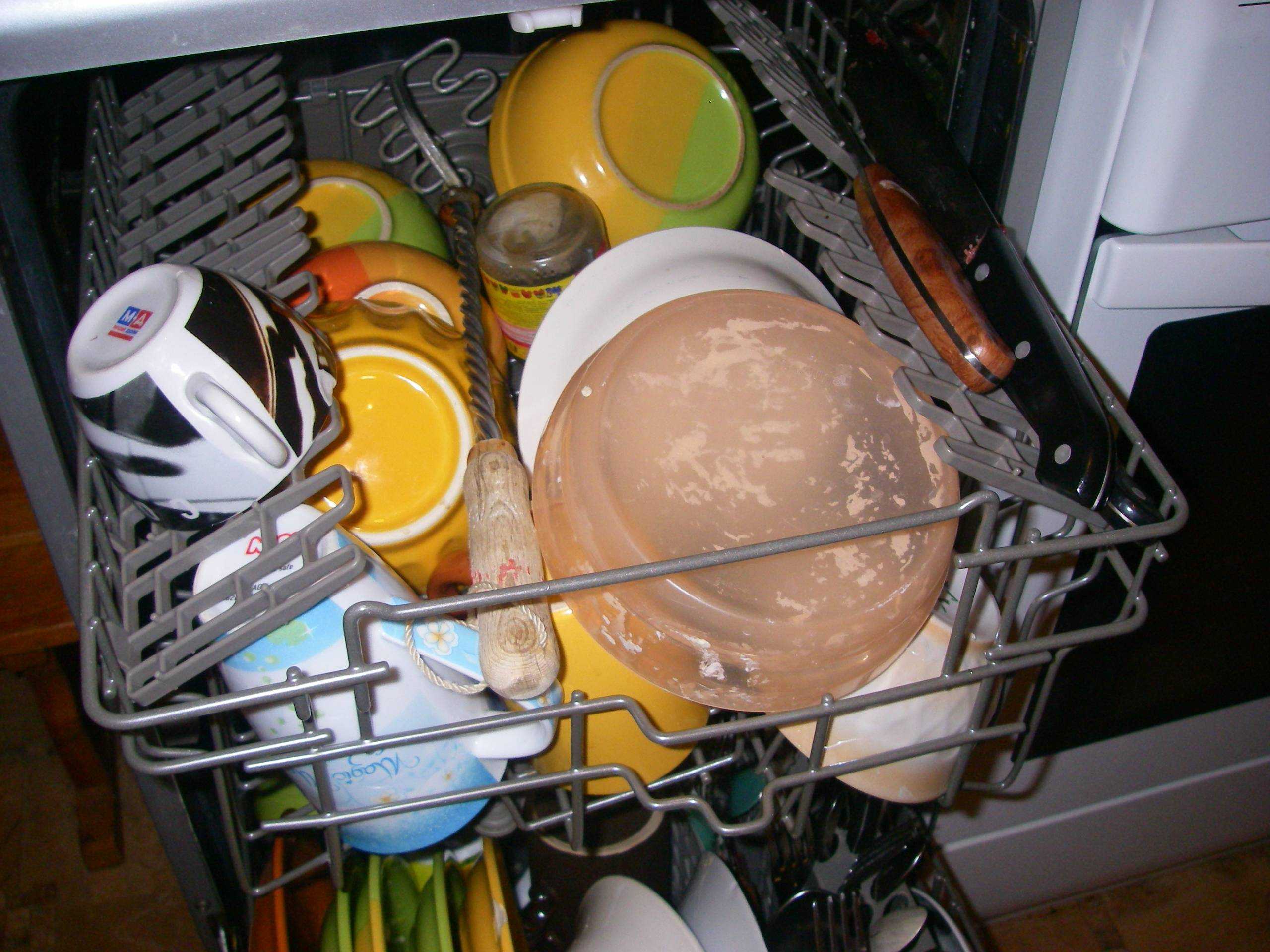 Что можно и нельзя мыть в посудомоечной машине: 20 практичных советов