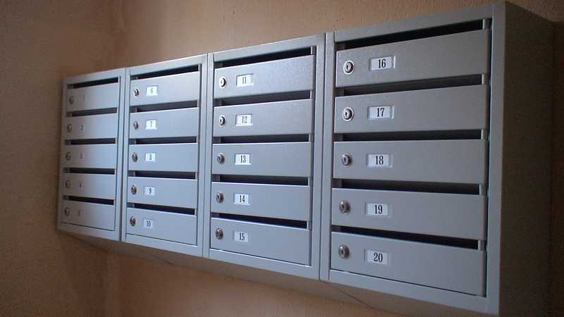 Выбираем почтовый ящик для подъезда | виды многоквартирных почтовых ящиков