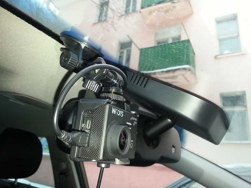 Что лучше для мотоцикла: экшн-камера или видеорегистратор?