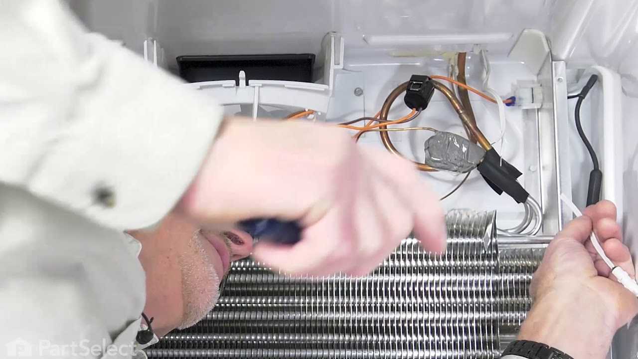 Почему гудит холодильник: что делать если шумит и дребезжит
