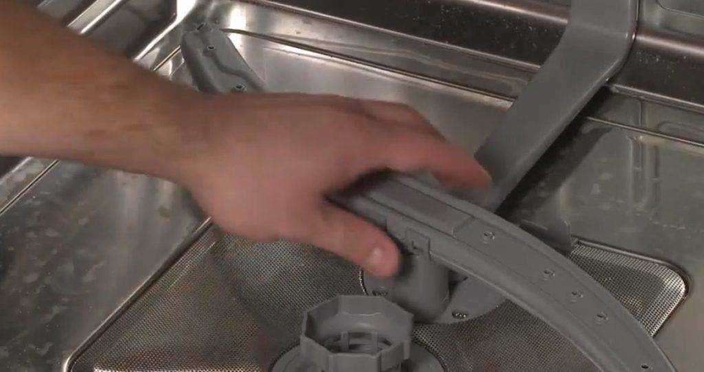 Что делать, если нее выключается посудомоечная машина