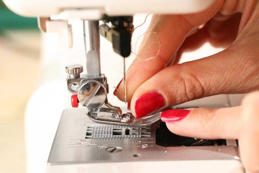 Почему рвется верхняя нитка в швейной машинке: чайка рвет нить, что делать обрыв нижней нити может произойти
почему рвется верхняя нитка в швейной машинке: 10 причин неисправности – дизайн интерьера и ремонт квартиры своими руками