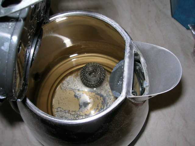 Как отмыть ржавчину внутри чайника