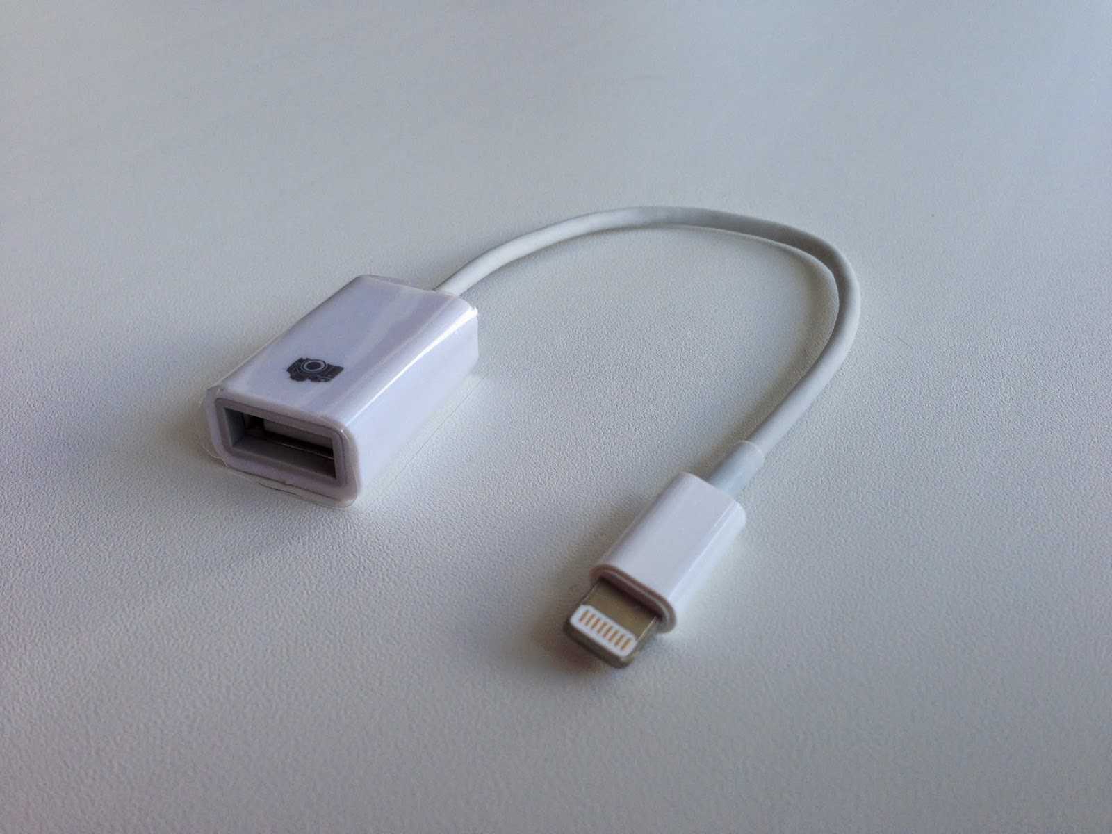 Подключение usb к айфону. OTG Lightning USB. Lightning OTG Cable q-047. Переходник USB на Lightning для IPAD. Переходник Lightning USB-C схема.