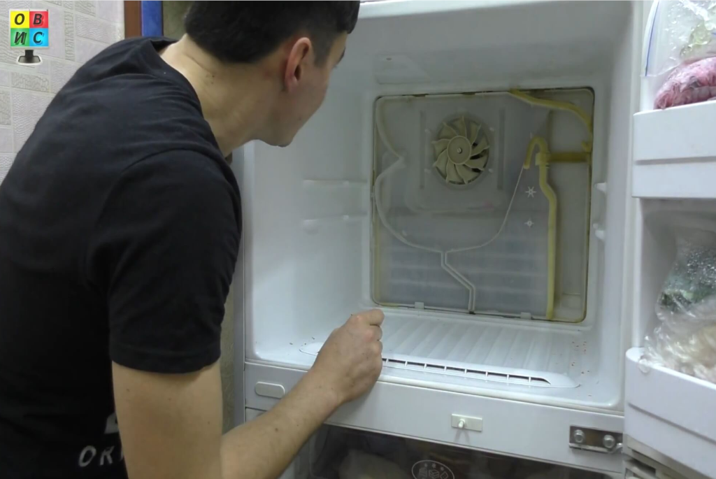 Как почистить дренажное отверстие в холодильнике индезит