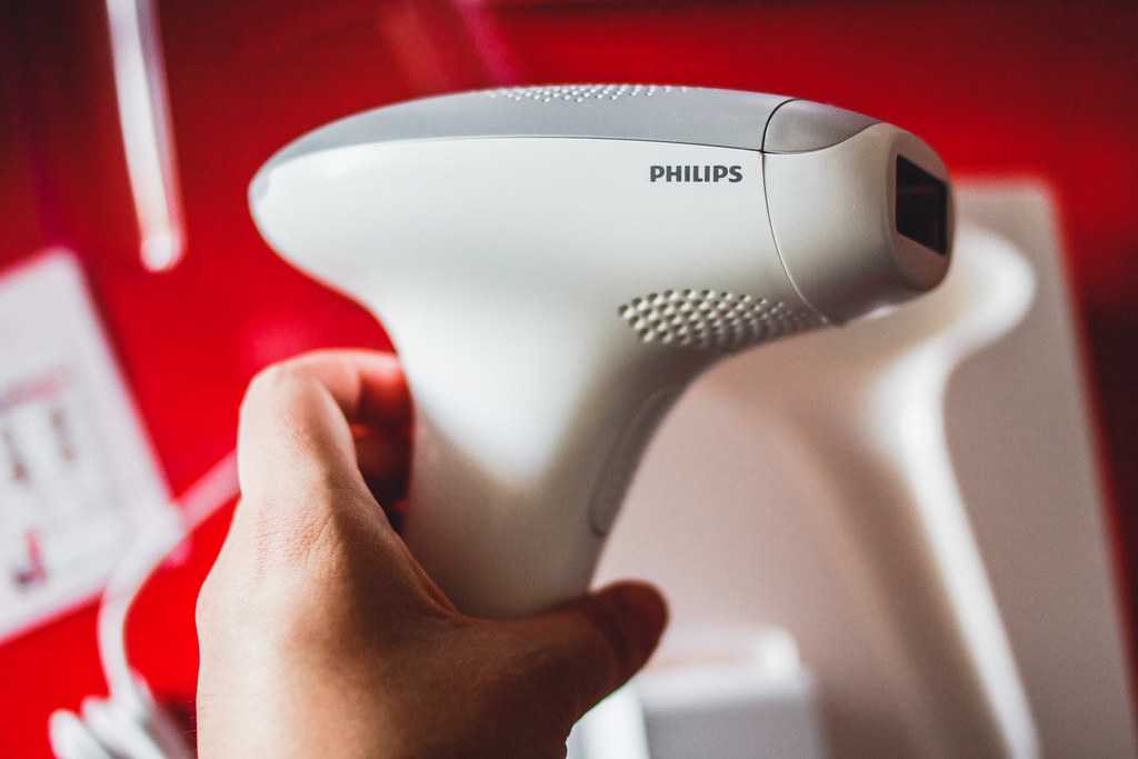Домашний фотоэпилятор: плюсы и минусы процедуры, противопоказания и последствия для здоровья